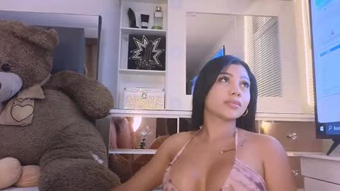 Snapshot of gina_akemi chatting on 12.12.24 O GINA AND AKEMI online show from 12.12.24