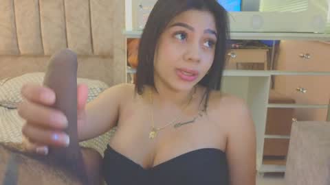 Snapshot of gina_akemi chatting on 09.12.25 O GINA AND AKEMI online show from 09.12.25