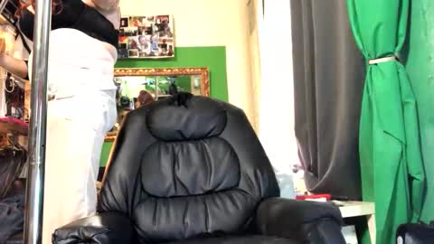 Snapshot of ginagender chatting on 11.08.25 GinaGender online show from 11.08.25