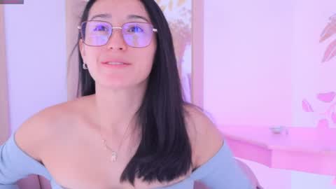 Snapshot of ginevra_esposito chatting on 10.01.25 Ginn online show from 10.01.25