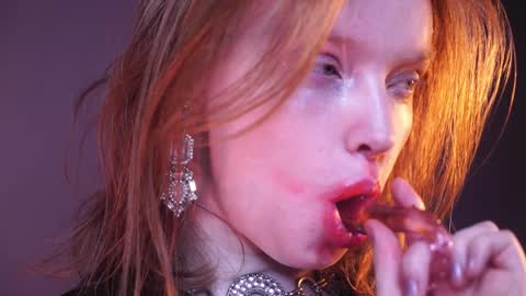        im expecting 350 thumbs up on my altar   online show from 12.28.24