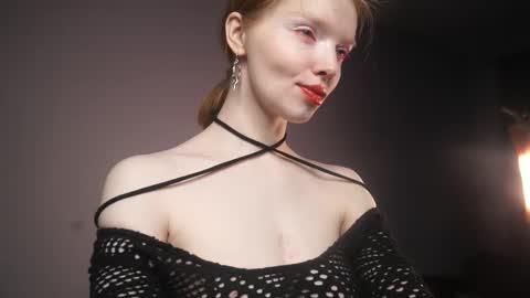        im expecting 350 thumbs up on my altar   online show from 03.11.25