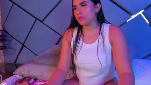Snapshot of giorgia_13 chatting on 01.14.25 giorgia online show from 01.14.25