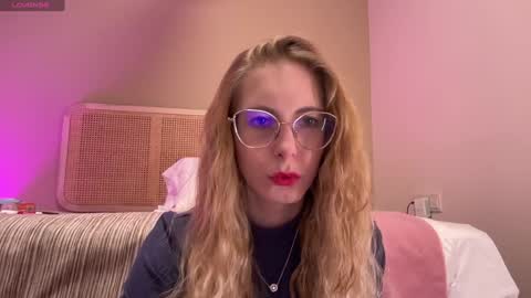 Snapshot of girl_i_am chatting on 01.03.25 Nikki online show from 01.03.25