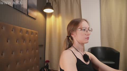Snapshot of girl_i_am chatting on 09.12.25 Nikki online show from 09.12.25