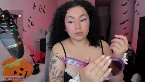 girl_inline online show from 11.01.25