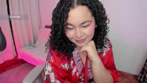 girl_inline online show from 11.15.25