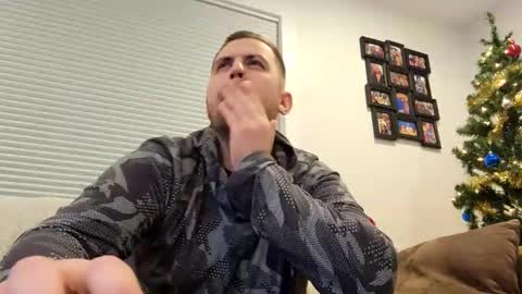 Snapshot of girthylax51 chatting on 01.04.25 BIG K online show from 01.04.25