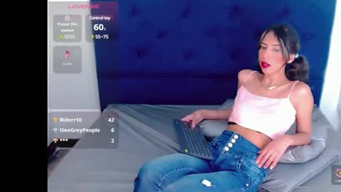 Gisel online show from 01.08.25