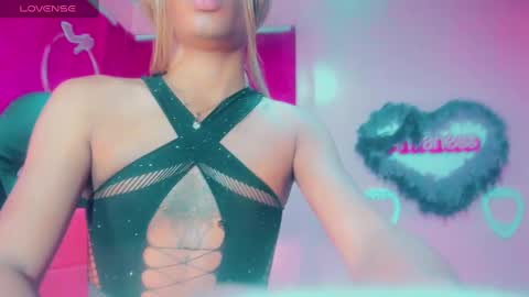 Snapshot of gisele_fox chatting on 01.19.25 Gisel online show from 01.19.25