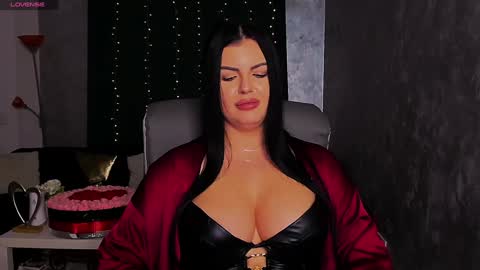 Giulia online show from 12.03.24