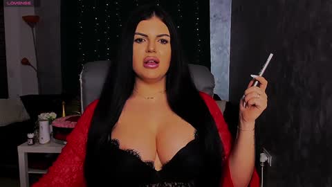 Giulia online show from 01.17.25