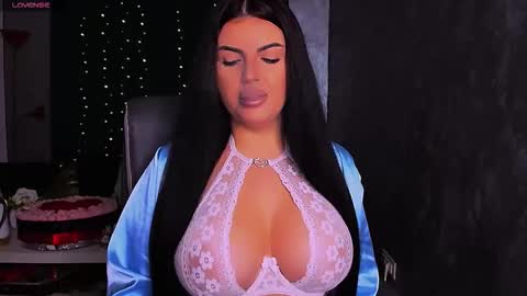 Giulia online show from 10.23.25