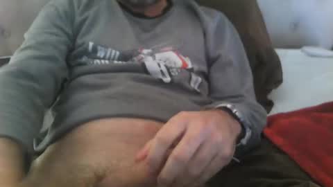 Snapshot of gjustaguym chatting on 01.04.25 gjustaguym online show from 01.04.25