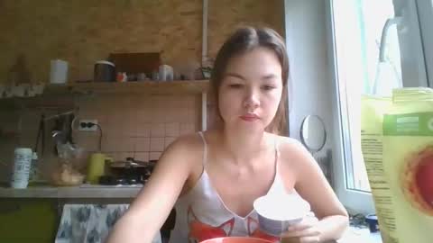 Snapshot of glitter_doll chatting on 01.10.25 glitter_doll online show from 01.10.25