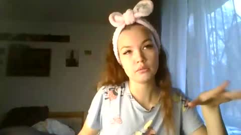 Snapshot of glitter_doll chatting on 01.27.25 glitter_doll online show from 01.27.25