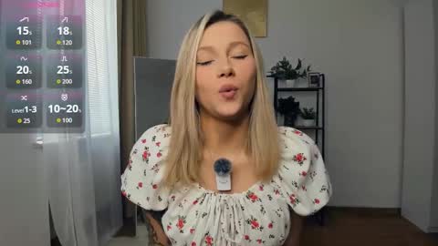 Snapshot of glossybabe_ chatting on 09.15.25 Cherry online show from 09.15.25
