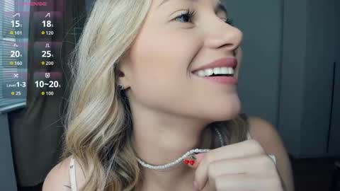 Snapshot of glossybabe_ chatting on 10.17.25 Cherry online show from 10.17.25