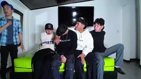 THOMAS AND DAMIAND online show from 11.02.25