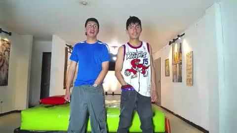 THOMAS AND DAMIAND online show from 12.02.25