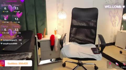 Snapshot of goddess__lilith_ chatting on 01.07.25 Lilith online show from 01.07.25