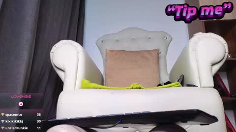 Mrs. Isabella online show from 01.18.25