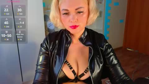 Mrs. Isabella online show from 02.14.25