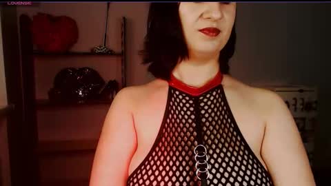Snapshot of goddess_sophie99 chatting on 09.13.25 Goddess Sophie99 online show from 09.13.25