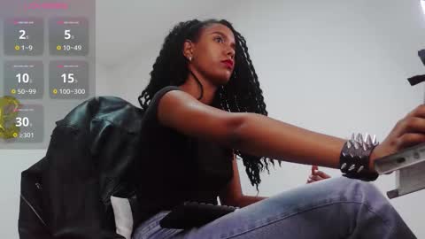 Snapshot of goddess_valen chatting on 10.14.25 goddess_valen online show from 10.14.25
