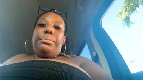 Snapshot of goddessjamila chatting on 10.01.25 goddessjamila online show from 10.01.25