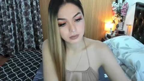 Snapshot of goddessofangel chatting on 03.08.25 angel online show from 03.08.25