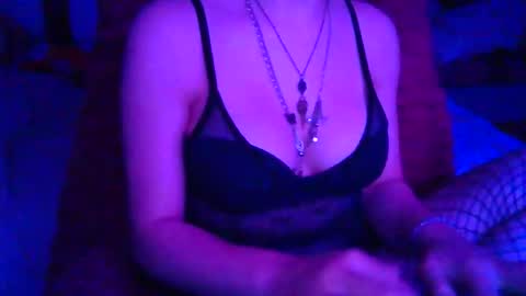 Snapshot of godpphire chatting on 10.09.25 godpphire online show from 10.09.25