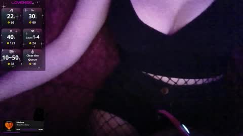 Snapshot of godpphire chatting on 10.27.25 godpphire online show from 10.27.25