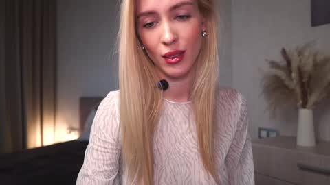 Olivia online show from 12.11.24