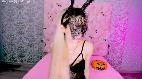 Snapshot of golden_girl__ chatting on 10.27.25 golden girl online show from 10.27.25