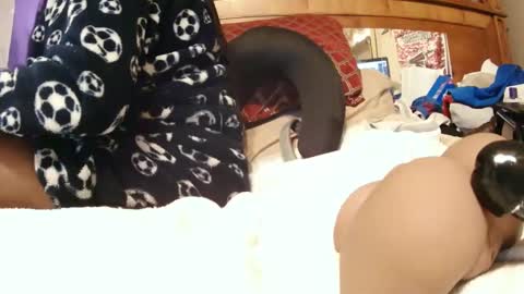 Snapshot of goodbootaye chatting on 12.19.24 Juicy Booty online show from 12.19.24