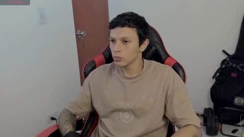 Snapshot of goodboy69i chatting on 10.04.25 goodboy69i online show from 10.04.25