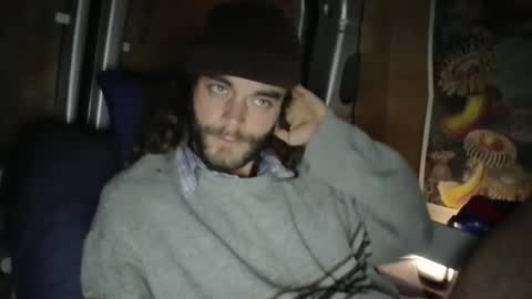 Snapshot of goodleek chatting on 10.26.25 gooleek online show from 10.26.25