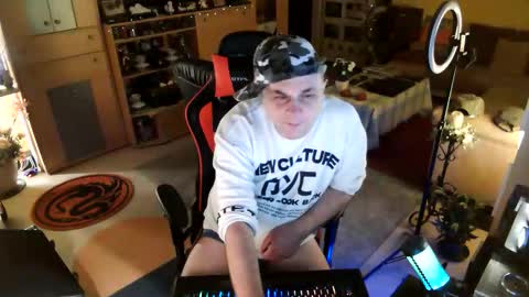 Snapshot of google5001 chatting on 10.05.25 google5001 online show from 10.05.25