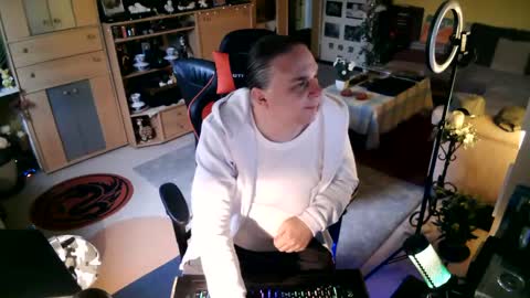 Snapshot of google5001 chatting on 10.05.25 google5001 online show from 10.05.25