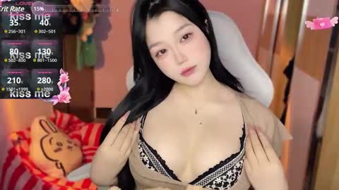 Snapshot of gorgeous_girl33 chatting on 01.03.25 gorgeous girl33 online show from 01.03.25