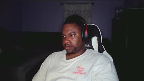 Snapshot of gothboi_97 chatting on 09.29.25 Dan aka. Gothboi Wonder online show from 09.29.25