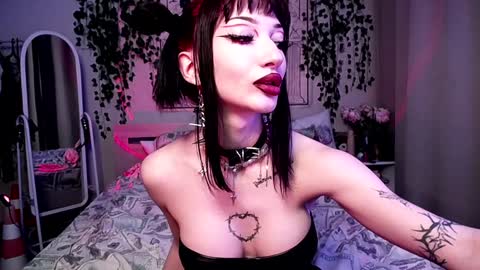 Snapshot of gothdesss chatting on 12.24.24    online show from 12.24.24