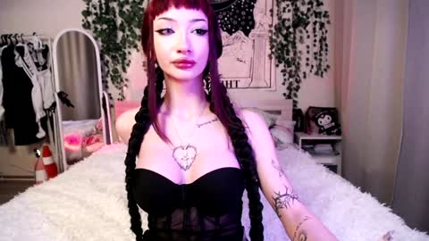 Snapshot of gothdesss chatting on 01.24.25    online show from 01.24.25