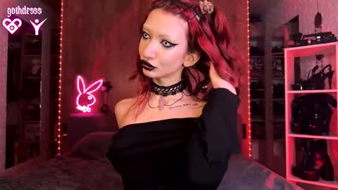 Snapshot of gothdesss chatting on 10.04.25    online show from 10.04.25
