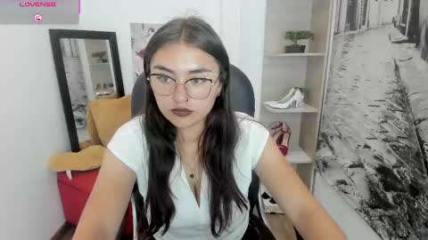 Snapshot of grace__lovely chatting on 09.17.25 Grace  online show from 09.17.25