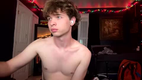 Snapshot of graysonowens chatting on 09.14.25 graysonowens online show from 09.14.25