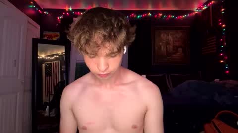 Snapshot of graysonowens chatting on 09.26.25 graysonowens online show from 09.26.25