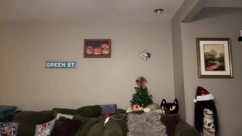 Snapshot of greenxxxqueen chatting on 12.15.24 SexQueen Nikki online show from 12.15.24