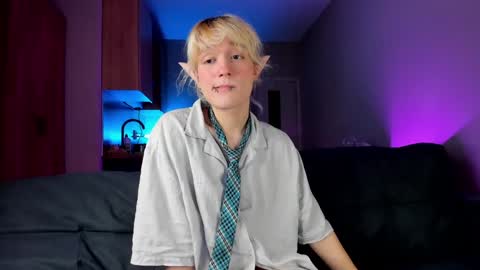 Snapshot of gregory_byyrd chatting on 12.12.24 Greg-independent model online show from 12.12.24